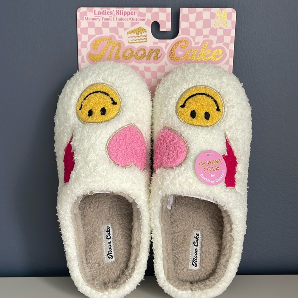Moon Cake  Ladies Memory Foam Slippers, NWT